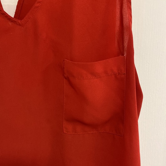 Red Sheer Tank w/ Pocket detail - Picture 2 of 4